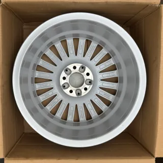 1x Original Mercedes C Klasse W205 A205 S205 W205 17 Zoll Alufelge A2054015600 TOP - Bild 3