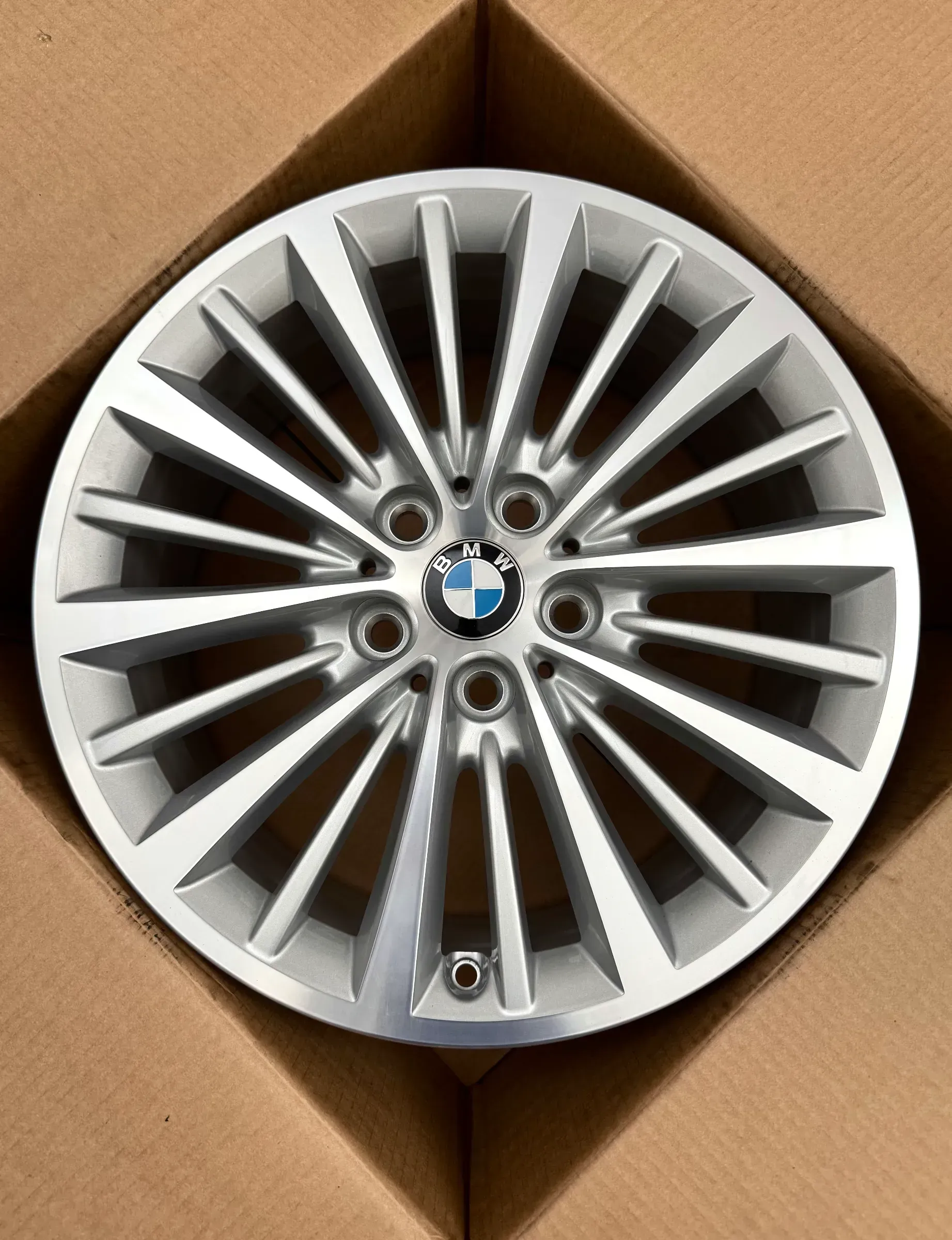 1x Original 2er AT F45 GT F46 17 Zoll Alufelge Vielspeiche 281 6855090 7,5Jx17ET54 NEU - Bild 1