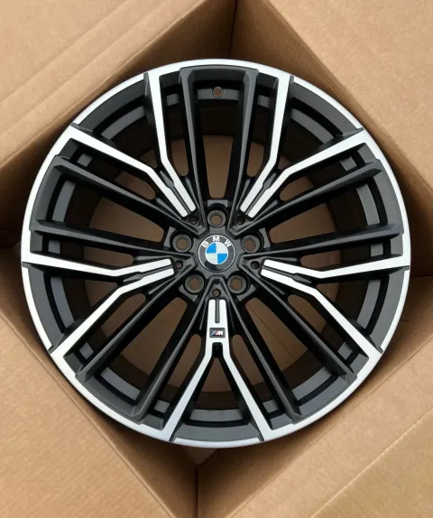 Background image for 1x Original BMW 5er G30 G31 20 Zoll Y Speiche M846 Alufelge 8747236 8,0Jx20 ET30 VA NEU