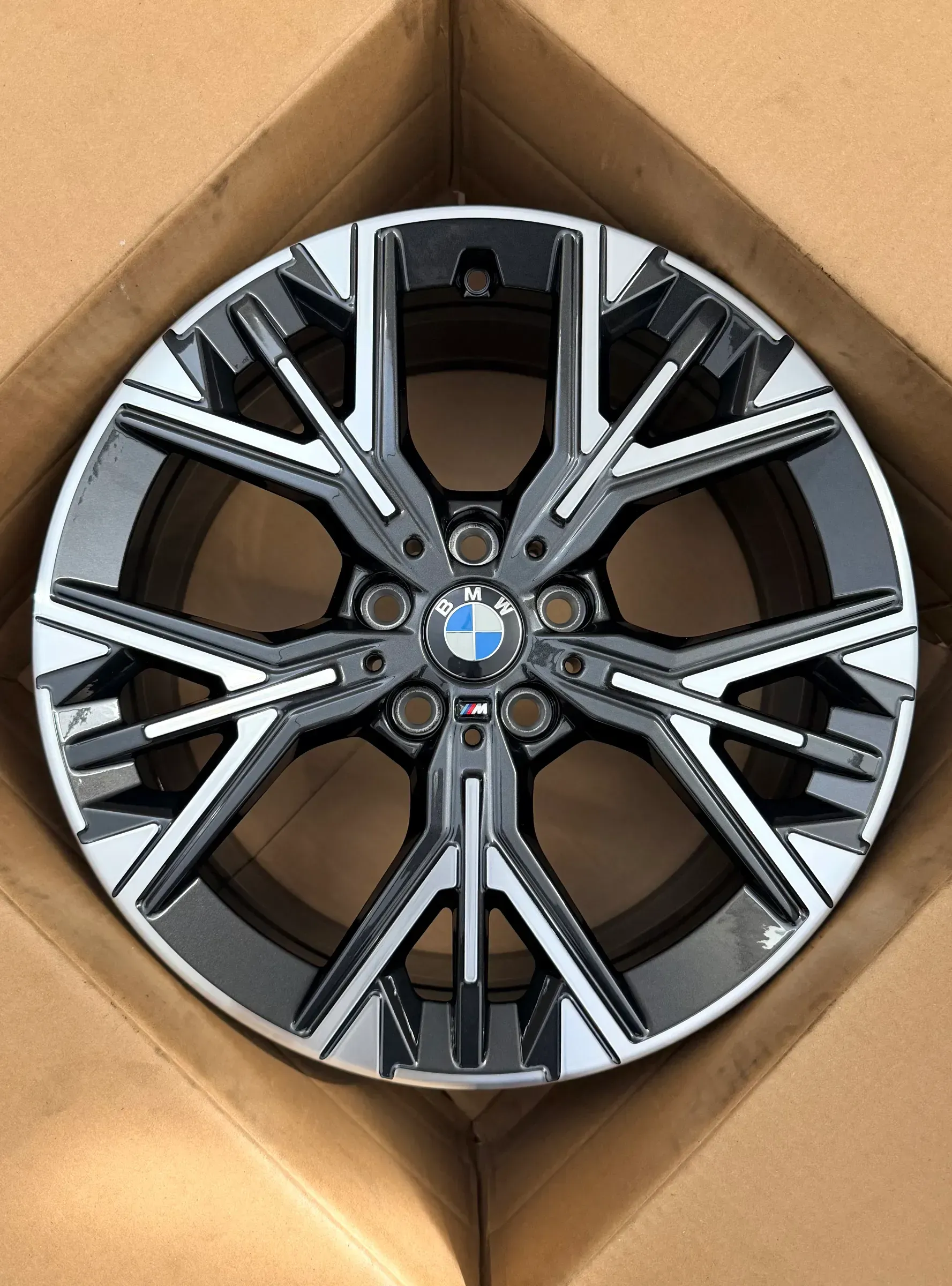 1x Original BMW 1er F70 2er Gran Coupe 18 Zoll Alufelge Y-Speiche M975 5A35E68 8,0JX18 ET54 NEU - Bild 1