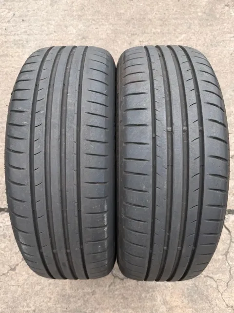 Background image for 2x Sommerreifen 205/60 R16 92V Dunlop Sport BluResponse DOT23 5,7-6,4mm