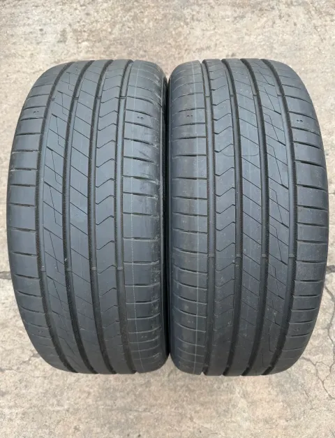 Background image for 2x Sommerreifen 225/45 R17 91W Hankook Ventus Prime 4 (HMC) K135 DOT25 DEMO NEU