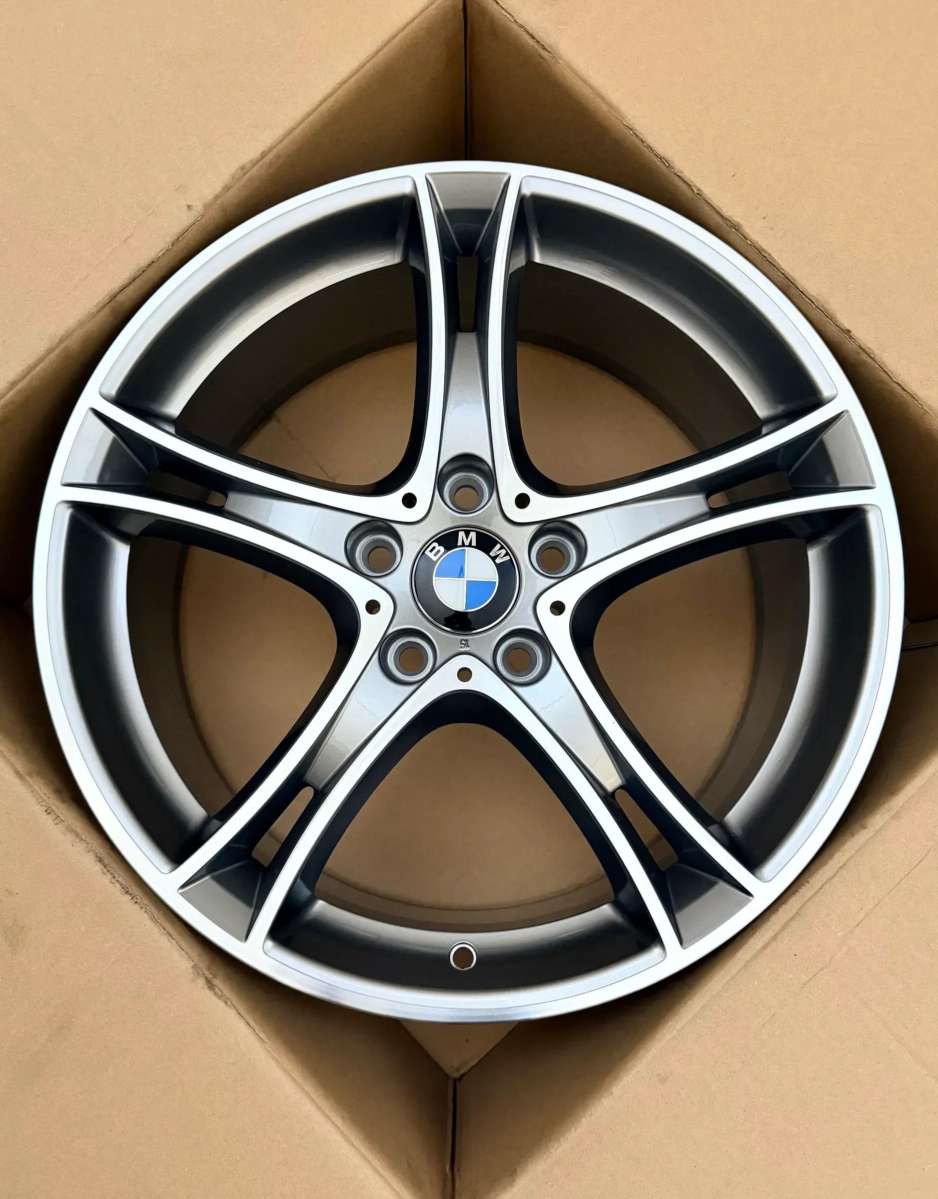 1x Original BMW1er F20 F21 2er F22 F23 19 Zoll Alufelge Doppelspeiche 361 6794370 NEU - Bild 1