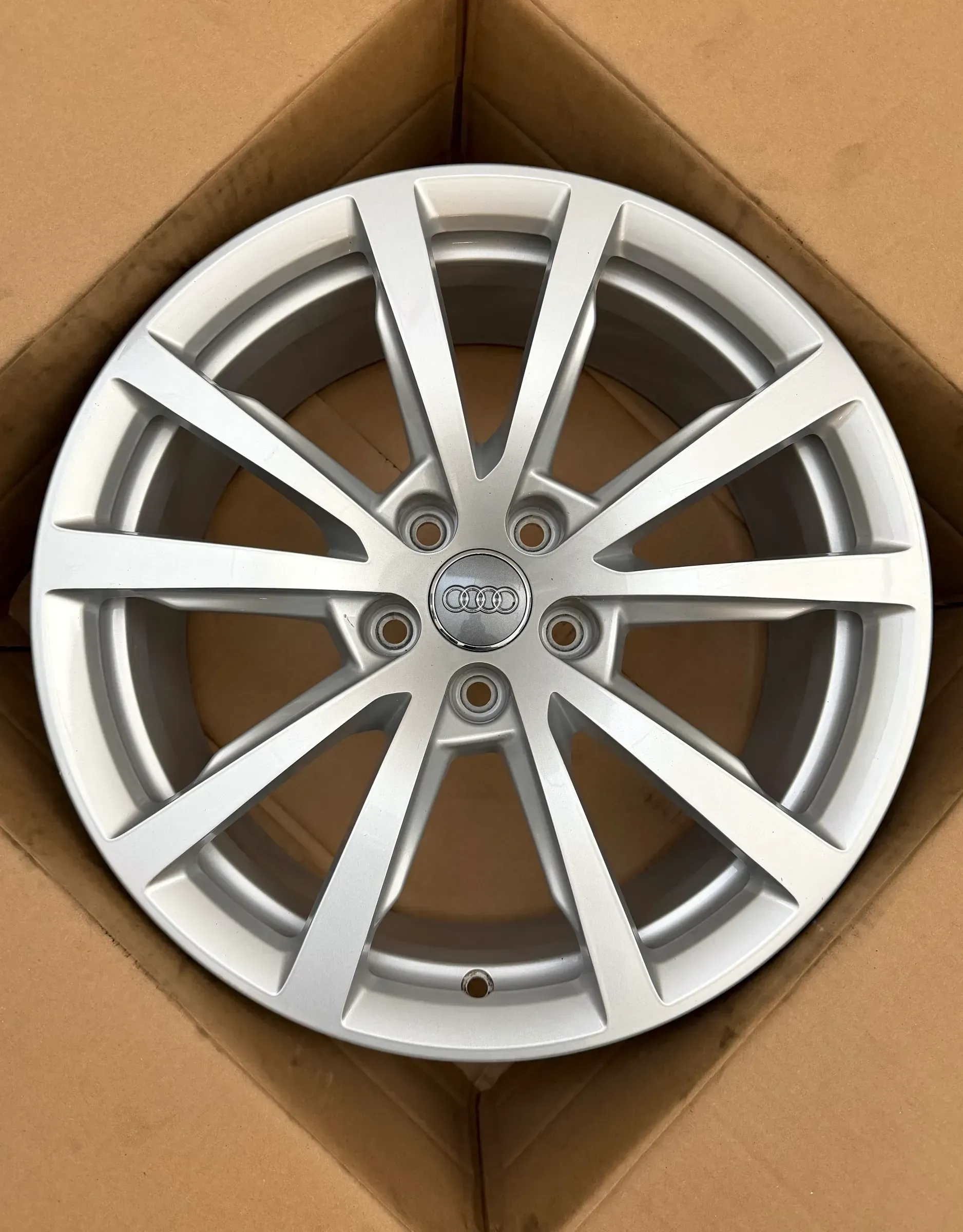 1x Original  Audi A8 4N D5 18 Zoll Alufelge 5 Doppel-V-Speichen 4N0601025A 8,0Jx18 ET29 - Bild 1