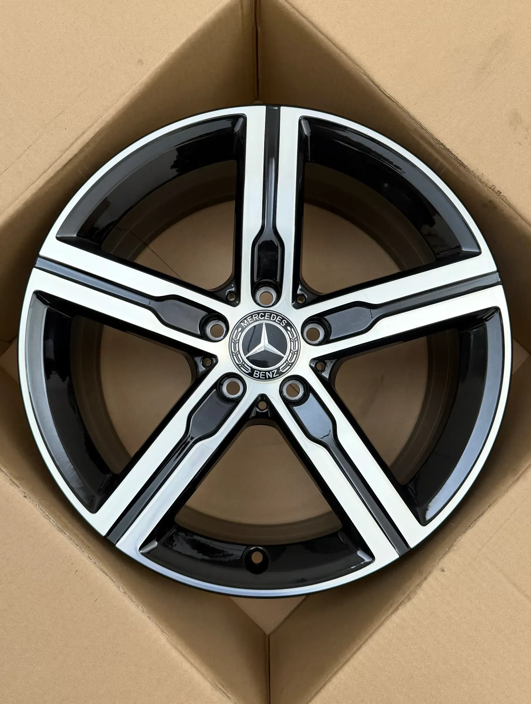1x Original Mercedes A B Klasse W177 W247 CLA C118 18 Zoll Alufelge A1774013200 7,5Jx18 ET49 NEU - Bild 1