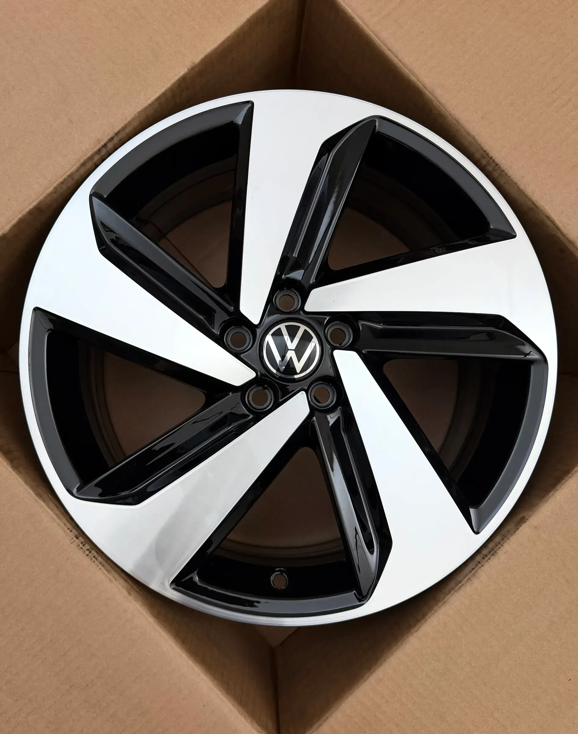 1x Original VW Polo GTI MK6 2G AW BZ 17 Zoll Alufelge Milton Keynes 2G0601025AB 7,5Jx17 ET51 NEU - Bild 1