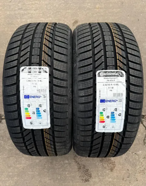 Background image for 2x Winterreifen 235/35 R19 91W XL Continental Winter Contact TS870P DOT25 NEU