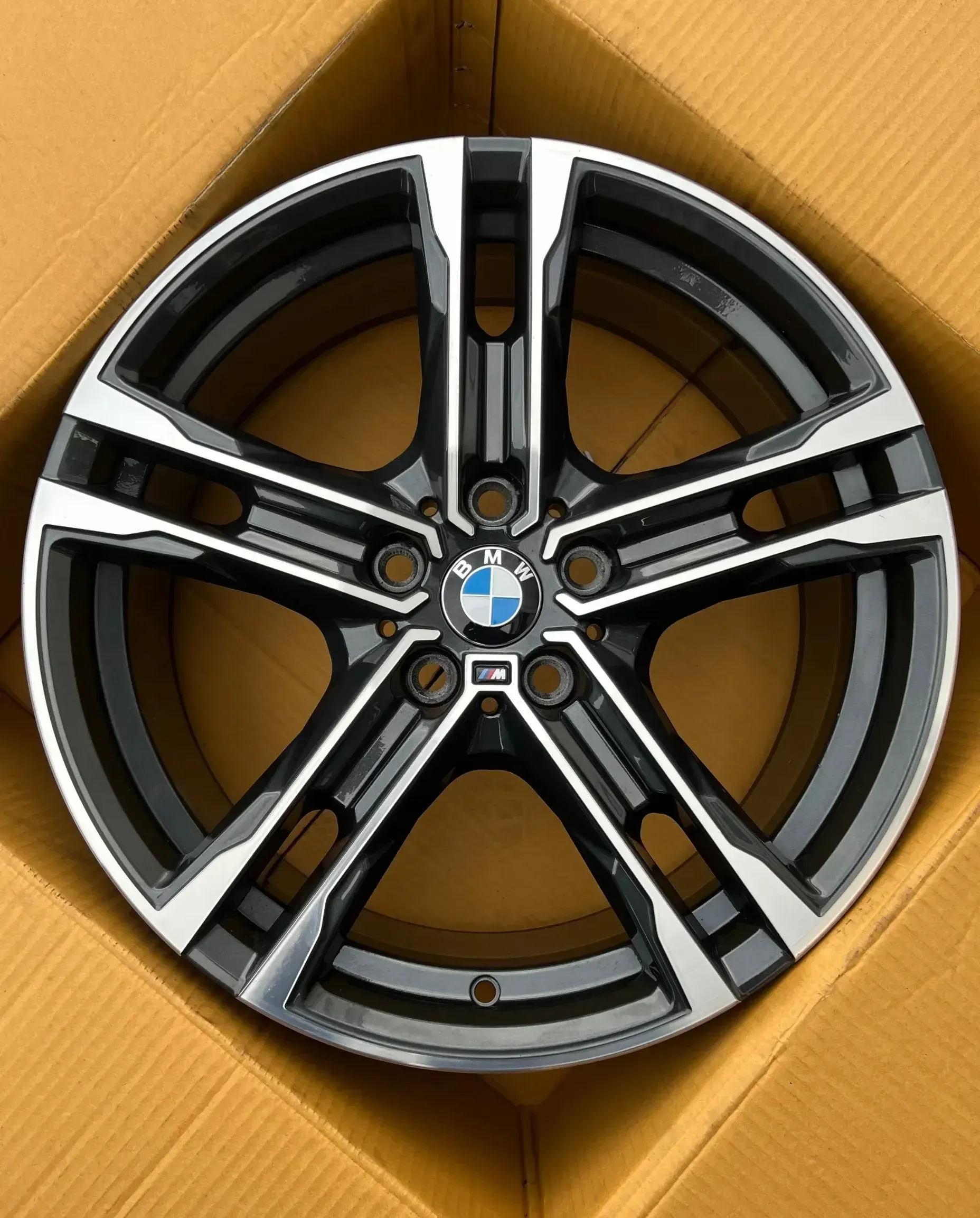 1x Original BMW 1/2er F40 GranCoupe F44 18 Zoll Doppelspeiche M819 Alufelge 8092352 8,0Jx18 ET57 NEU - Bild 1