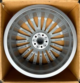 1x Original BMW 8er G14 G15 G16 20 Zoll Vielspeiche 700 Alufelge 6884202 8Jx20 ET26 NEU - Bild 3
