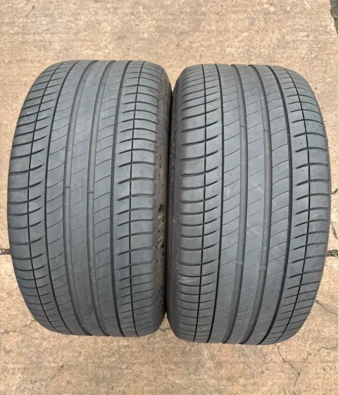Background image for 2x Sommerreifen 275/35 R19 100Y XL Michelin Primacy 3 ZP RSC Runflat MOE * DOT17 4,6-5,4mm