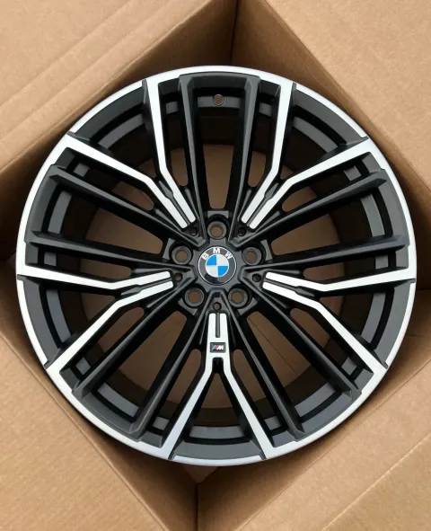 Background image for 1x Original BMW 5er G30 G31 20 Zoll Y Speiche M846 Alufelge 8747237 9,0Jx20 ET44 HA NEU