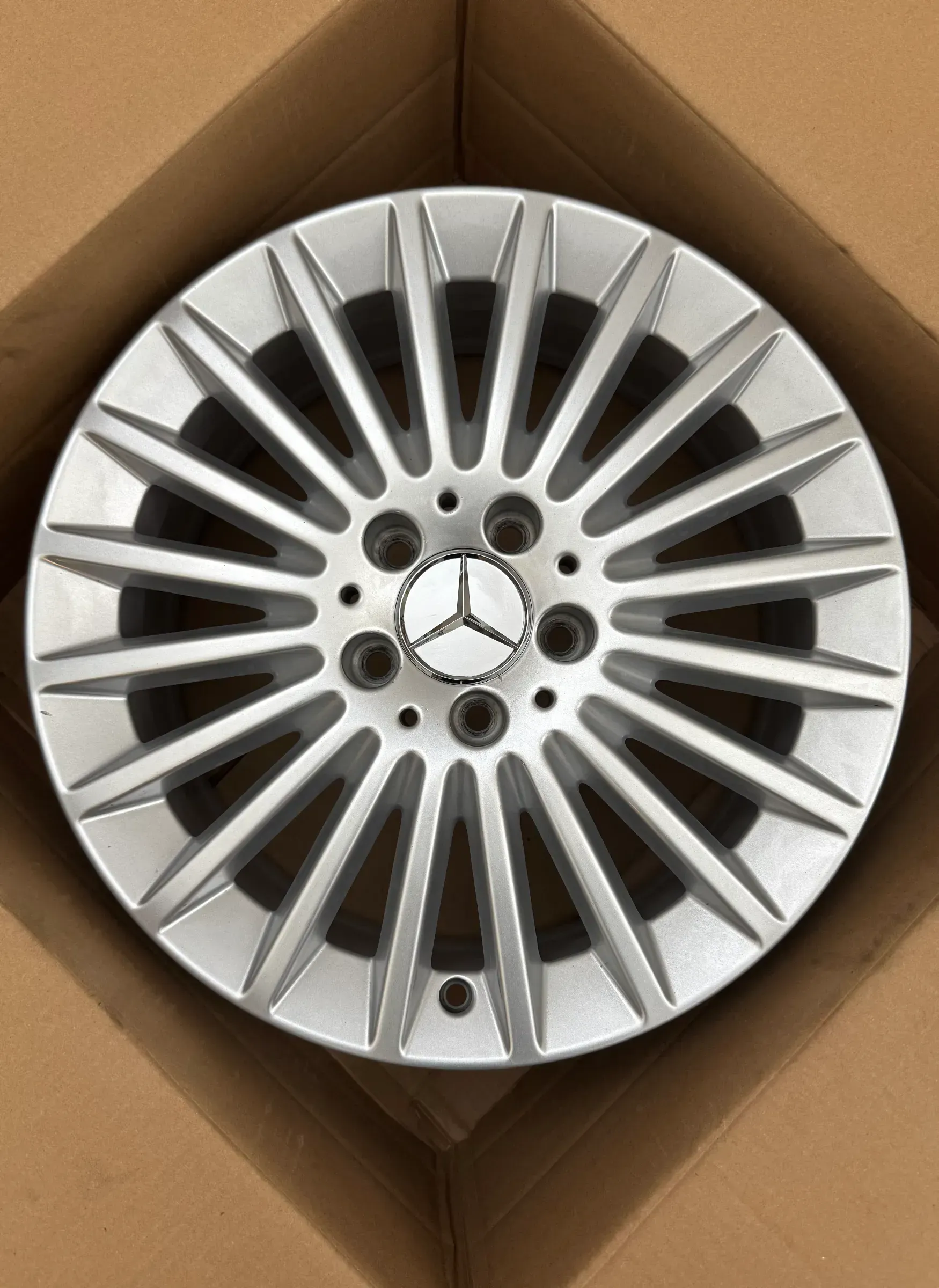 1x Original Mercedes C Klasse W205 A205 S205 W205 17 Zoll Alufelge A2054015600 TOP - Bild 1