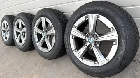 Background image for 4x Original BMW X1 iX1 U11 X2 U10 17 Zoll Winterräder Sternspeiche 875 6898044 DOT24 NEU !