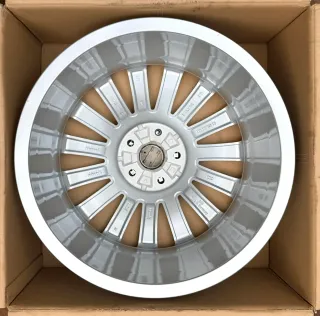 1x Original Audi A3 S3 8V 18 Zoll Alufelge S Line 8V0601025CD Bicolor 7,5JX18 ET51 NEU - Bild 3