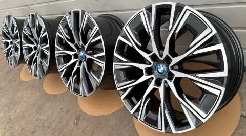 Background image for 4x Original BMW 4er Gran Coupe G26 i4 20 Zoll Aerodynamik 862i Alufelgen NEU
