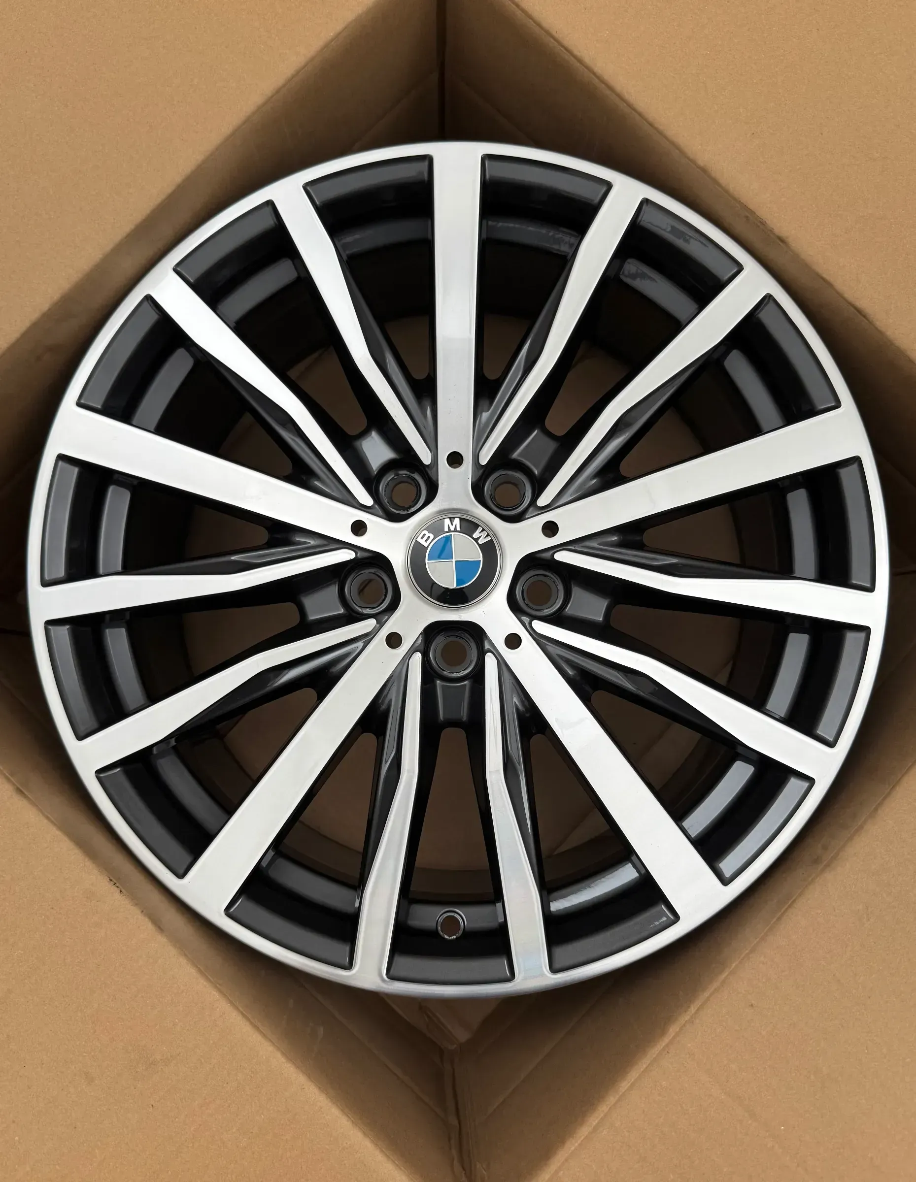 1x Original BMW 1/2er F40 GranCoupe F44 18 Zoll Alufelge Vielspeiche 488 6856089 8,0JX18 ET57 NEU - Bild 1