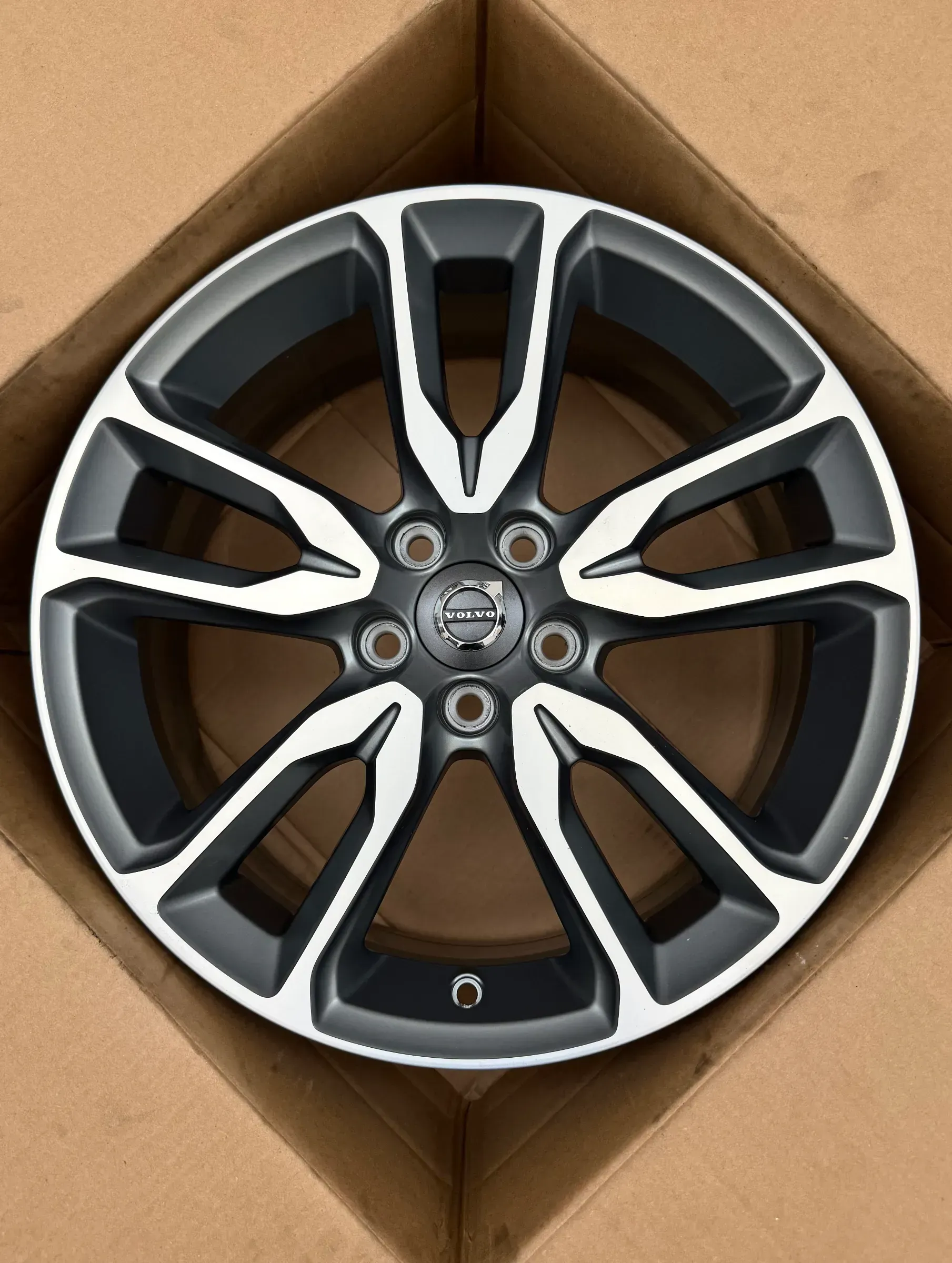1x Original Volvo V60 I Cross Country 18 Zoll Alufelge 31471312 7,5Jx18 ET55 NEU - Bild 1