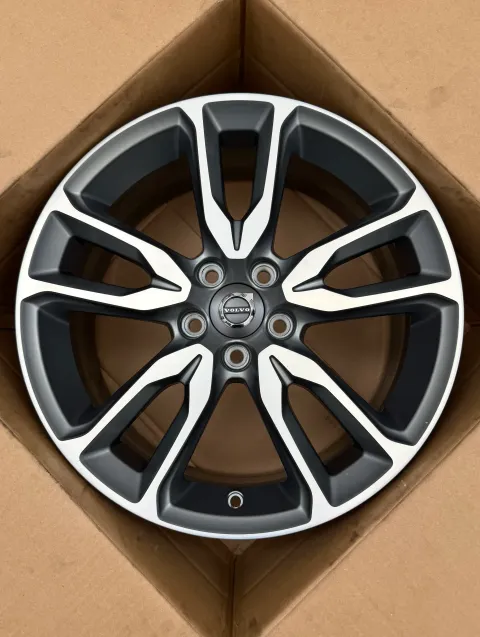 Background image for 1x Original Volvo V60 I Cross Country 18 Zoll Alufelge 31471312 7,5Jx18 ET55 NEU