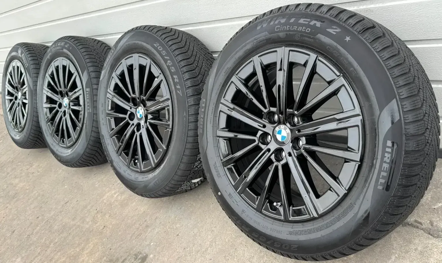 4x Original BMW X1 U11 X2 U10 17 Zoll Winterräder V Speiche 833 5A094B2 DOT23 5-7mm - Bild 1