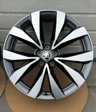 4x Original Skoda Kodiaq II PS7 19 Zoll V Speiche Alufelgen 57H601025D - Bild 2