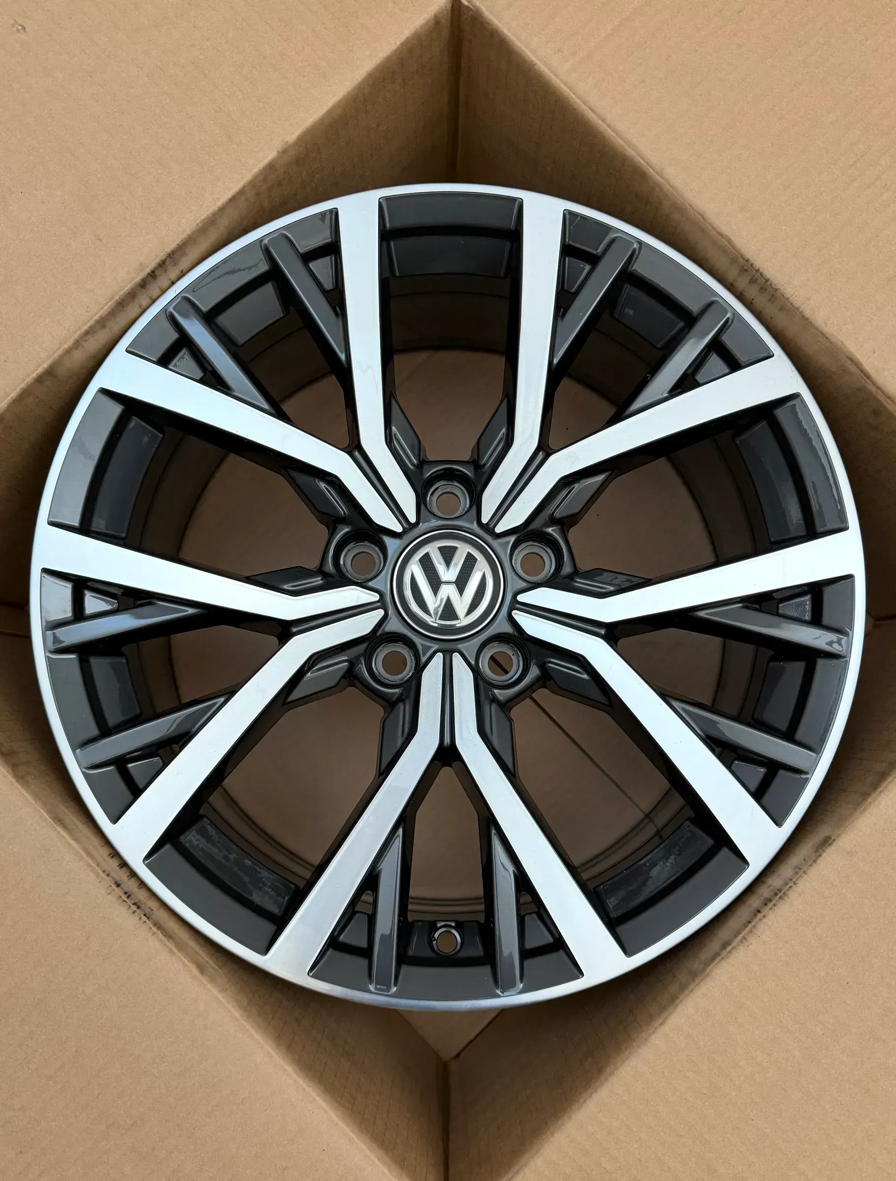 1x Original VW Tiguan 5N AD1 Allspace 17 Zoll Alufelge Tulsa 5NA601025AA 7,0Jx17 ET40 NEU - Bild 1