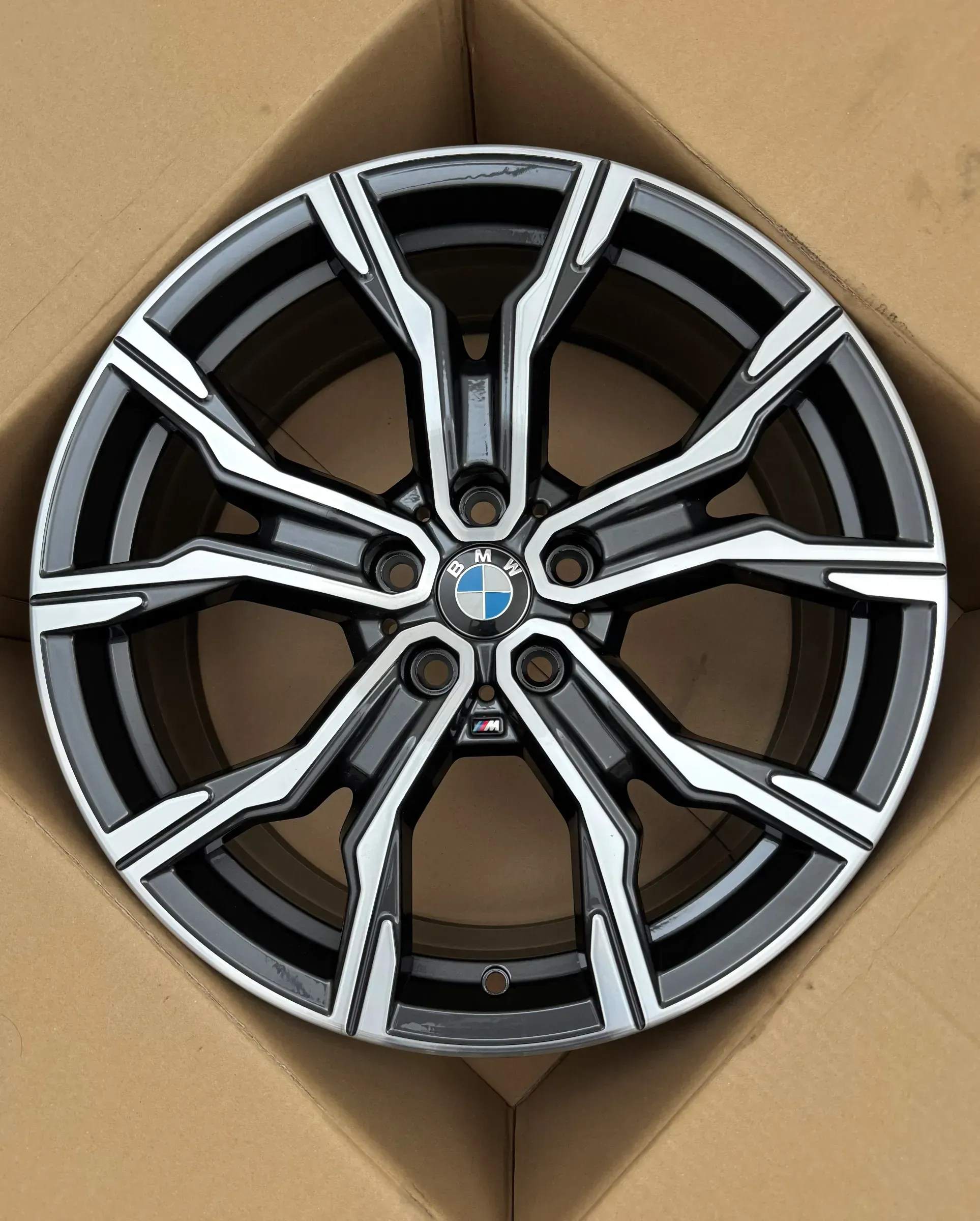 1x Original BMW X1 F48 X2 F39 19 Zoll Alufelge Doppelspeiche M816 8092163 8,0Jx19 ET47 NEU - Bild 1