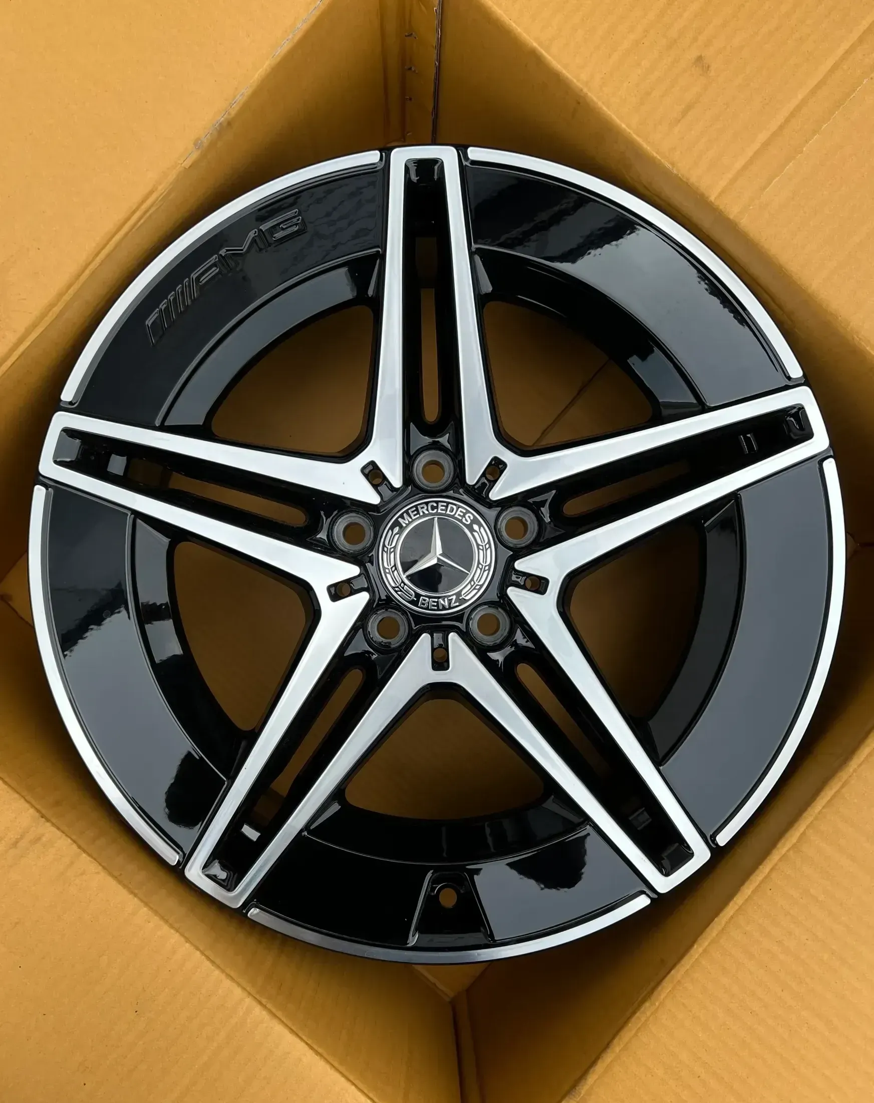 1x Original Mercedes C Klasse W206 S206 18 Zoll AMG Alufelge A2064017600 7,5J NEU - Bild 1