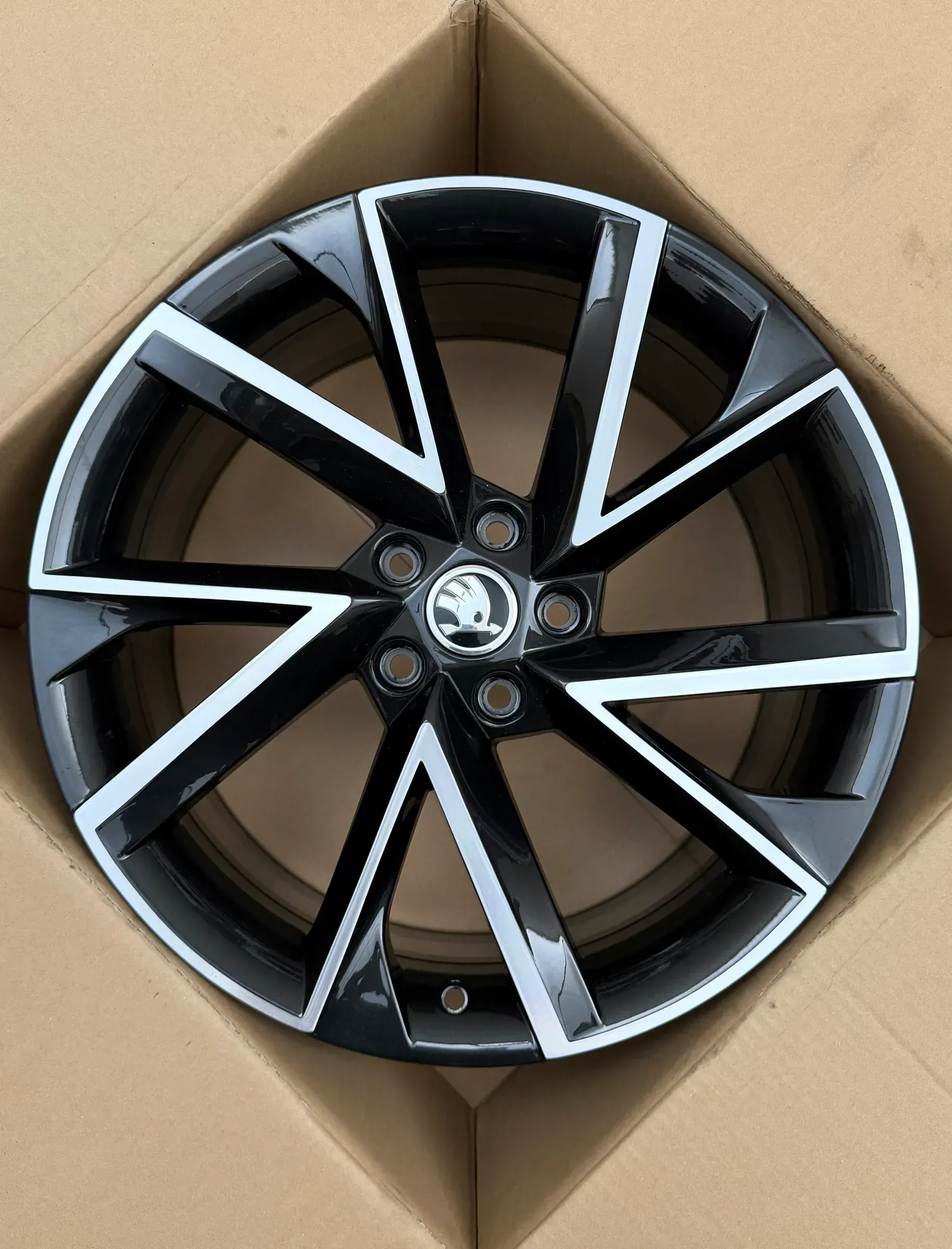 1x Original Skoda Karoq 4x4 NU7 19 Zoll Alufelge Vega 57A601025R 8,0Jx19 ET45 NEU - Bild 1