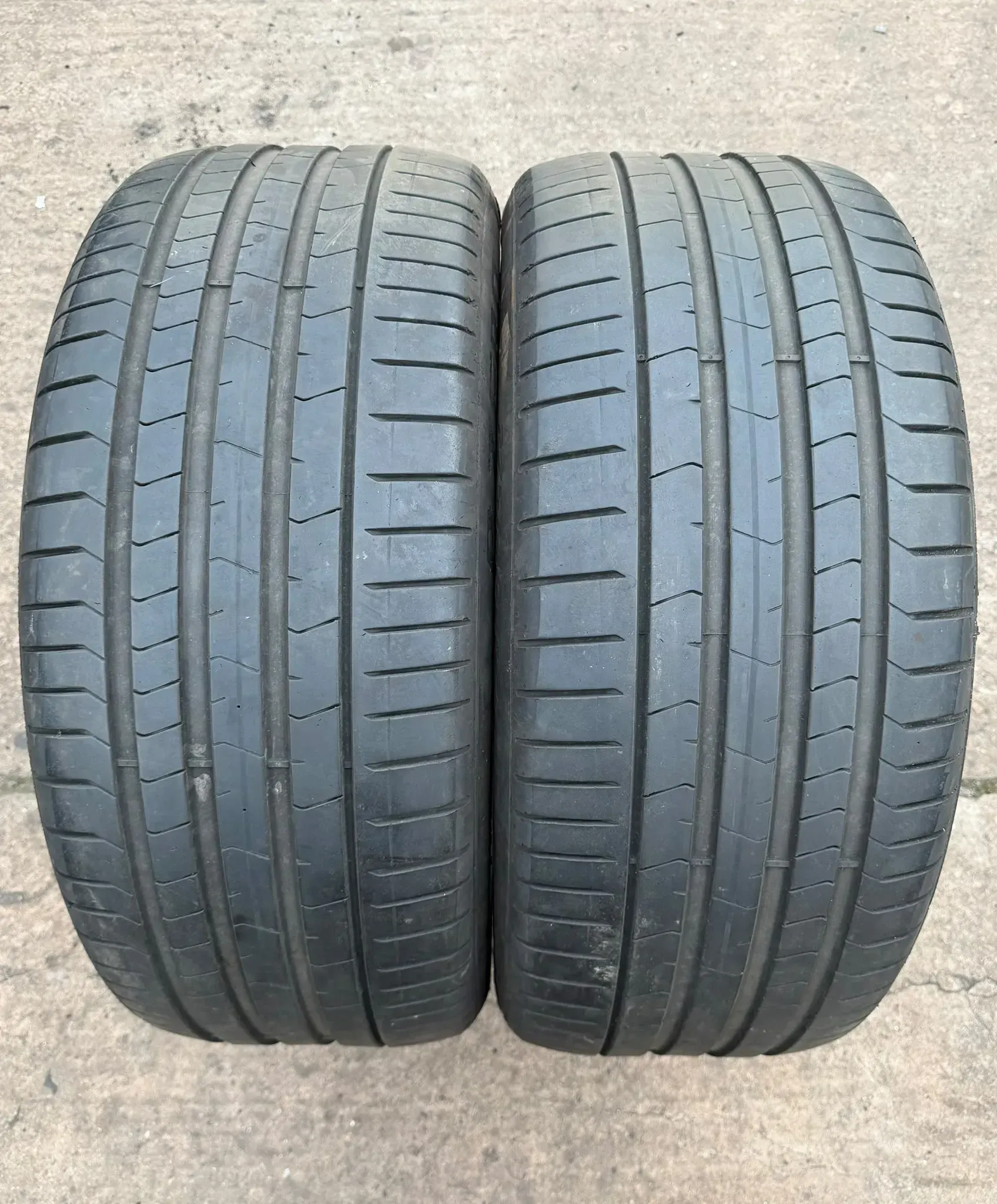 2x Sommerreifen 275/40 R21 107Y XL Pirelli P Zero PZ4 L.S. RFT RSC Runflat * DOT20 5,5-6mm - Bild 1