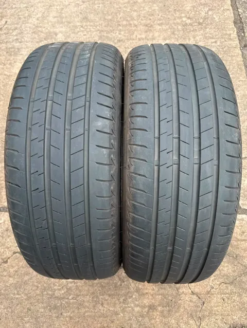 Background image for 2x Sommerreifen 245/45 R20 103W XL Bridgestone Alenza 001 RFT RSC * DOT22 6-6,6mm