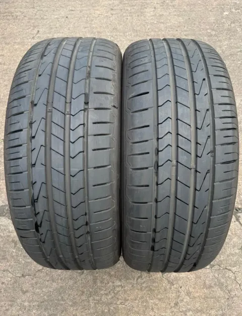 Background image for 2x Sommerreifen 235/55 R18 100V Hankook Ventus Prime 3 K125A Seal DOT23 6,1-6,9mm