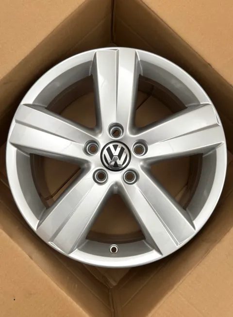 Background image for 1x Original VW Touran 1T 17 Zoll Alufelge Oakland 1T0601025T 7,0JX17 ET47 NEU