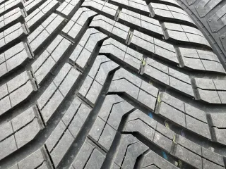 2x Allwetterreifen 235/55 R19 105H XL Continental AllSeason Contact DOT26 NEU - Bild 3