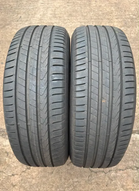 Background image for 2x Sommerreifen 215/60 R16 99V XL Pirelli Cinturato P7 (P7C2) DOT23/24 5,9-6,5mm