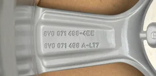 1x Original Audi A3 S3 8V 18 Zoll Alufelge 8V0071498 4EE 5-Arm-Velum 7,5JX18 ET51 NEU - Bild 4