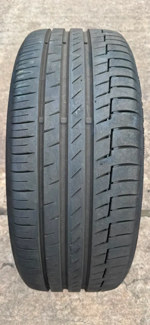 Background image for 1x Sommerreifen 225/50 R17 98Y XL Continental Premium Contact 6 DOT20 6,5-6,8mm