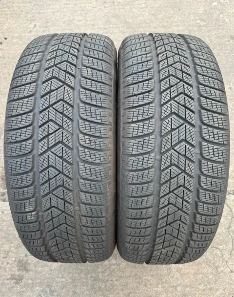 Background image for 2x Winterreifen 235/55 R19 101H Pirelli Scorpion Winter MO DOT24 7,9-8,5mm