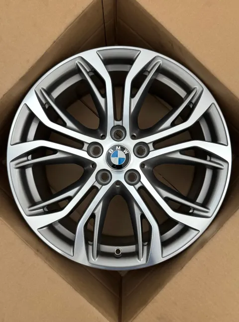 Background image for 1x Original BMW X1 F48 X2 F39 18 Zoll Alufelge Y Speiche 566 6856067 7,5JX18 ET51 TOP