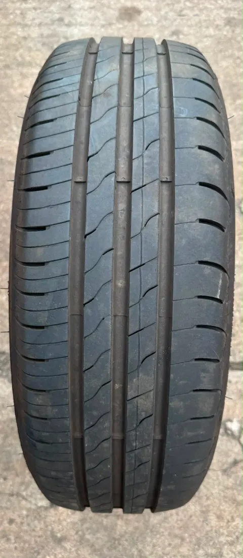 Background image for 1x Sommerreifen 195/65 R15 91H Goodyear EfficientGrip Performance 2 DOT24 7-7,5mm