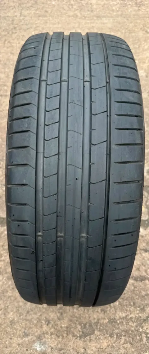 Background image for 1x Sommerreifen 245/40 R20 99Y XL Pirelli PZero PZ4 L.S. RFT RSC Runflat * DOT21 5,6-6,1MM