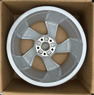 1x Original Audi A3 S3 8Y 17 Zoll Alufelge 5-Arm-Design 8Y0601025A 8,0Jx17 ET46 TOP - Bild 3