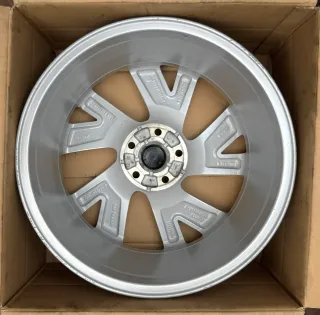 1x Original VW Golf VIII 5H 18 Zoll Alufelge Bergamo 5H0601025AB 7,5Jx18 ET51 TOP - Bild 3