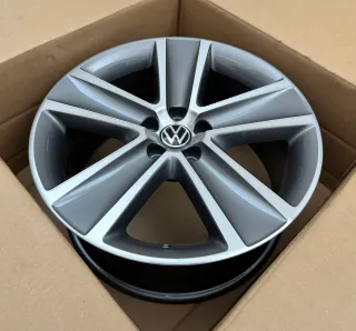 1x Original VW Cross Polo 6R 17 Zoll Alufelge Budapest 6R0601025P 7,5JX17 ET38 NEU - Bild 2