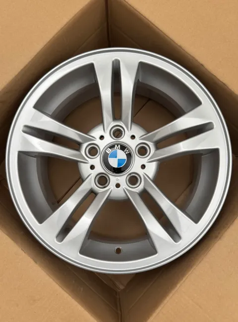 Background image for 1x Original BMW X3 E83 17 Zoll Alufelge Doppelspeiche 112 3401200 8,0JX17 ET46 TOP