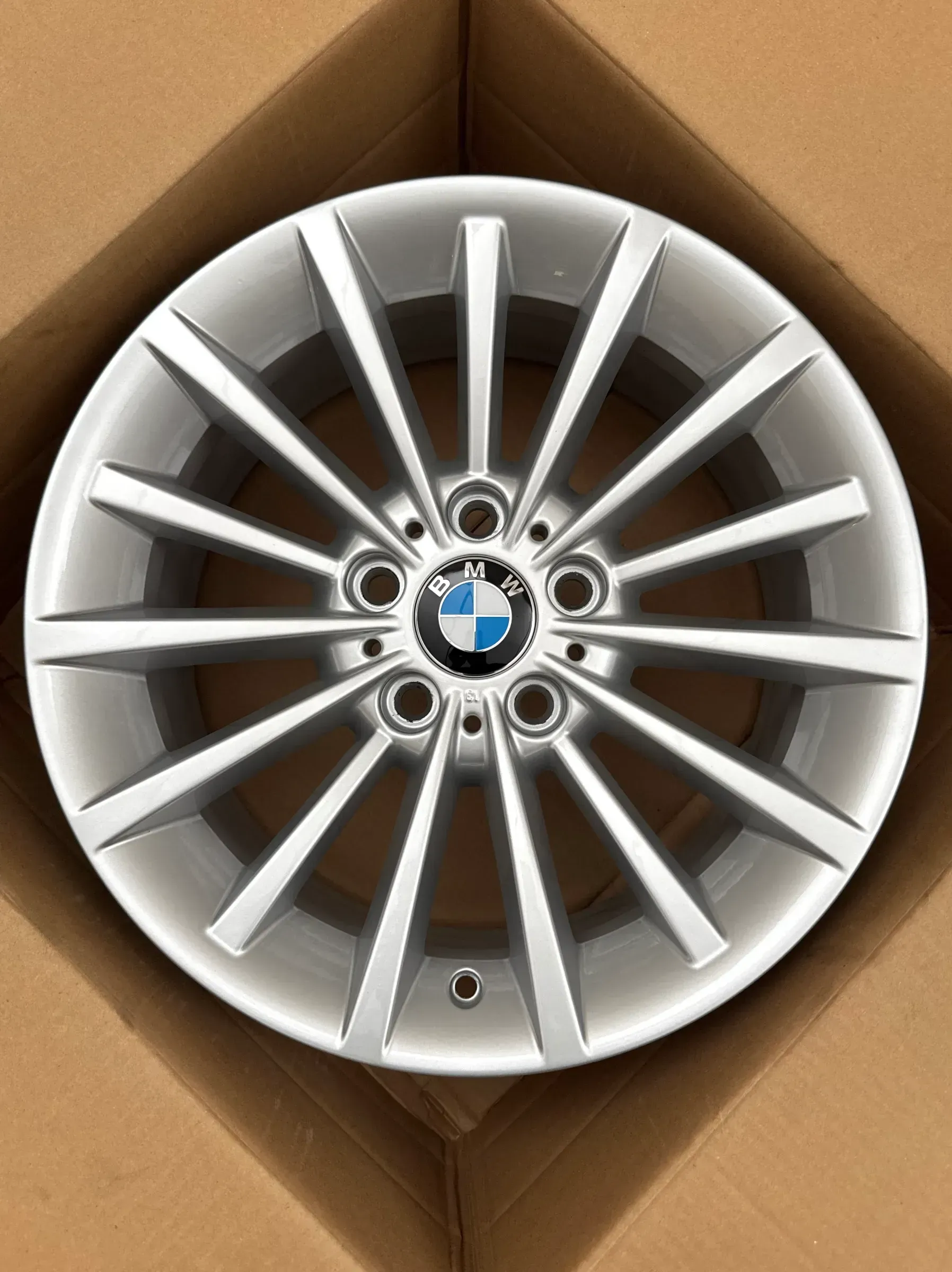 1x Original BMW 3er E90 E91 E92 E93 17 Zoll Alufelge Vielspeiche 284 6783630 8JX17 ET34 NEU - Bild 1
