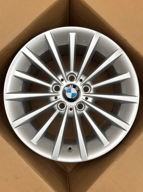 Background image for 1x Original BMW 3er E90 E91 E92 E93 17 Zoll Alufelge Vielspeiche 284 6783630 8JX17 ET34 NEU
