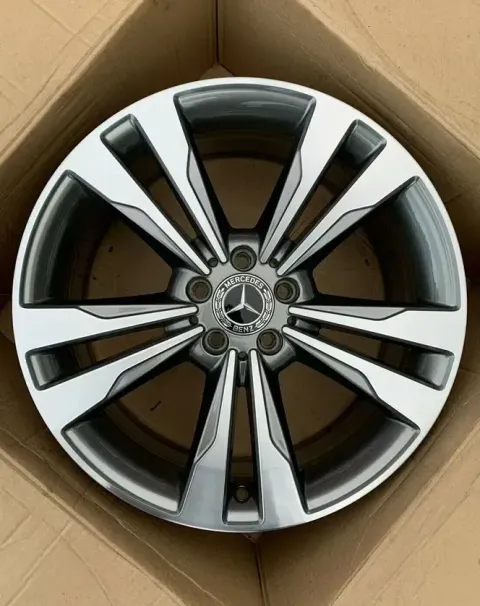 Background image for 1x Original Mercedes S Klasse W222 A217 C217 19 Zoll Alufelge A2224011302 8,5Jx19 ET36