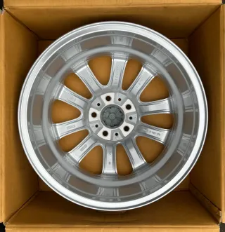 1x Original BMW 5er F10 F11 6er F12 F13 F06 18 Zoll V Speiche 328 6790173 ET30 NEU - Bild 3