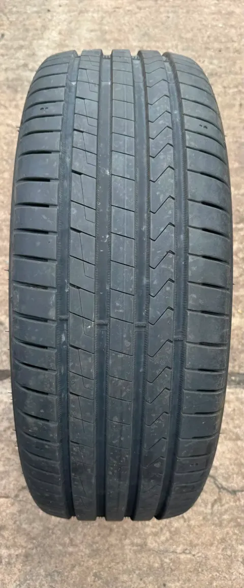 Background image for 1x Sommerreifen 225/55 R18 98V Hankook Ventus Prime 4 K135A DOT24 7-7,6mm
