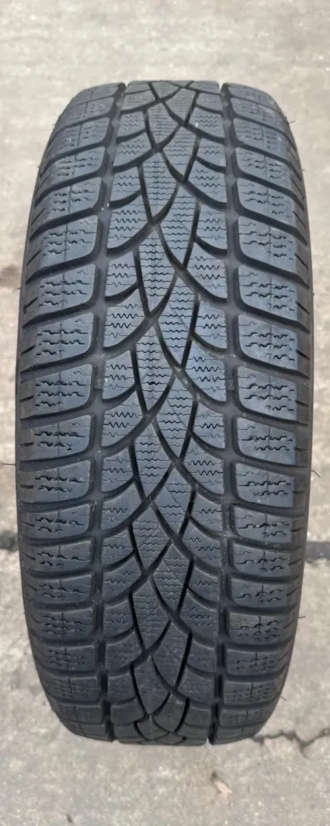 Background image for 1x Winterreifen 185/50 R17 86H XL Dunlop SP Winter Sport 3D DSST RSC Runflat * DOT20 7-7,7mm